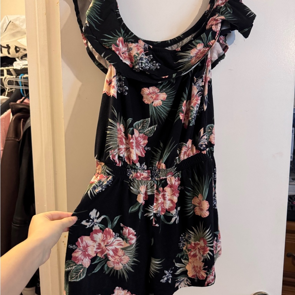 Floral Off-Shoulder Romper - Picture 4 of 4